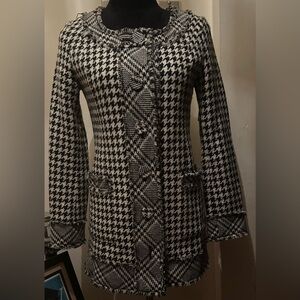 InterPlanet Long Lined Houndstooth Women's Blazer/Coat - Black & White